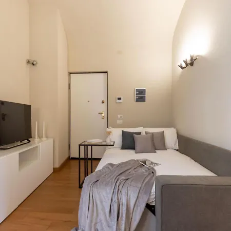 Near River, Relax And Design Behind The Tower Apartment Pisa