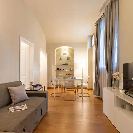 Apartment Near River, Relax And Design Behind The Tower Pisa