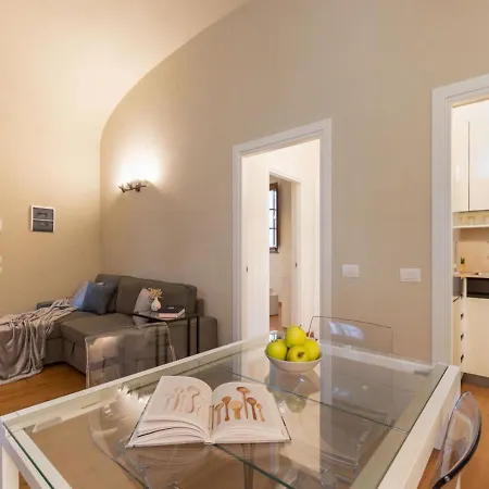 Near River, Relax And Design Behind The Tower Apartment Pisa