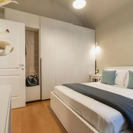 Near River, Relax And Design Behind The Tower Apartment Pisa
