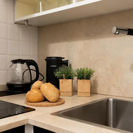 Apartment Near River, Relax And Design Behind The Tower *