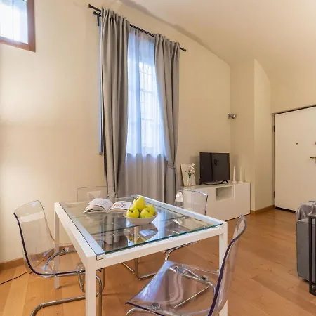 Apartment Near River, Relax And Design Behind The Tower Pisa